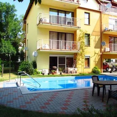 Apartment Siraly